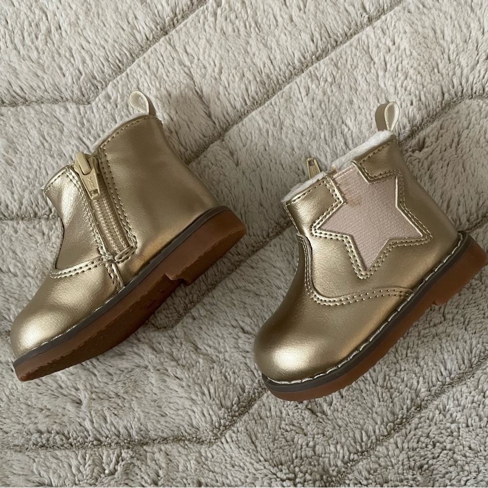 KIDS: H&M Gold Baby Star Boots